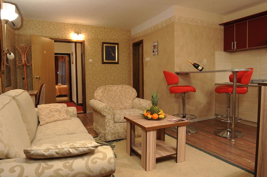Klub Satelit Zlatibor Bed and Breakfast Εξωτερικό φωτογραφία